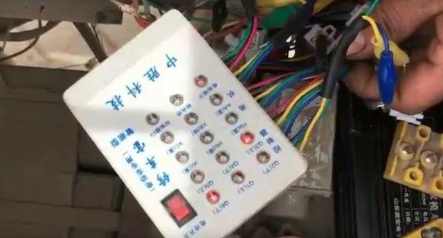 怎样用修车宝测量控制器的好和坏,汽车修车宝的使用方法