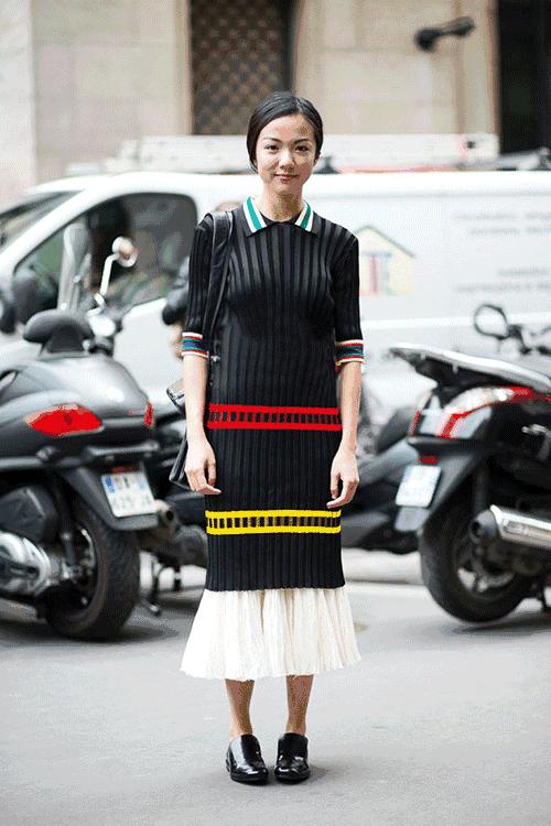 女人过了四十岁别穿大妈装,女人到了四十岁穿衣别太素