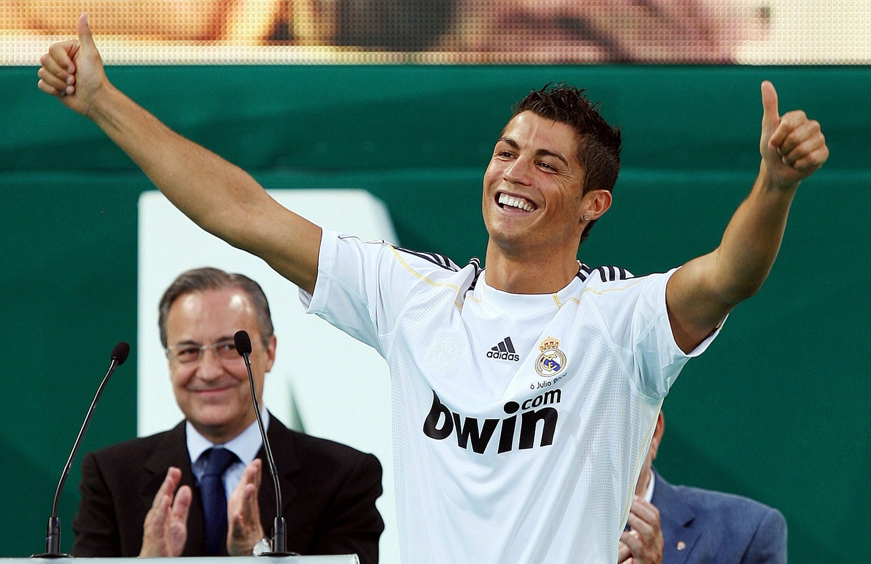 梅西和c罗的精彩瞬间,梅西与c罗巅峰对决光辉岁月