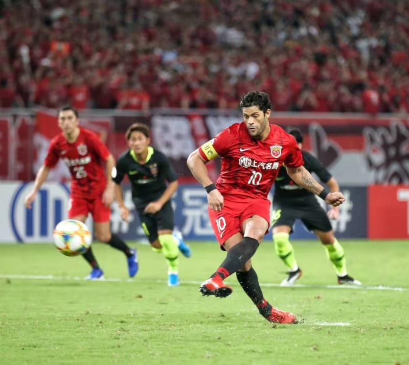 上港淘汰全北佩雷拉掩面哭泣,上港佩雷拉鲁能