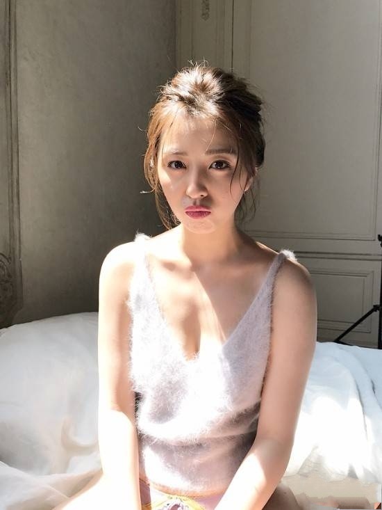 童颜清纯!利物浦新星爱情丰收!日本女友可爱惹人怜