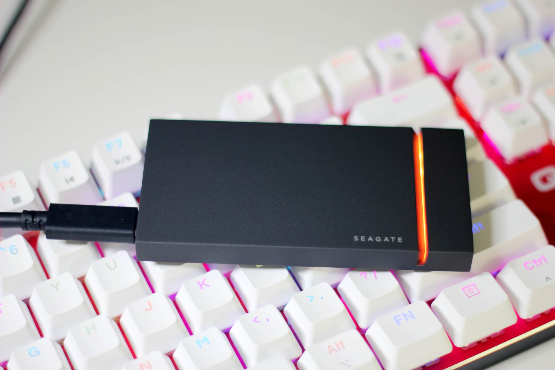 希捷新酷玩混合硬盘2t怎么样,雷电4兼容usb3.2gen2x2吗