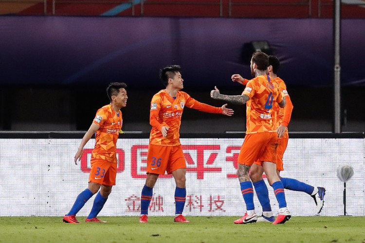 京鲁大战争议内情曝光,京鲁大战火爆场面马宁点球