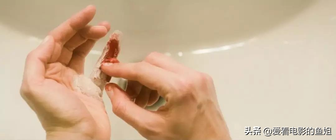 女生手指脱皮视频,女孩手脱皮厉害