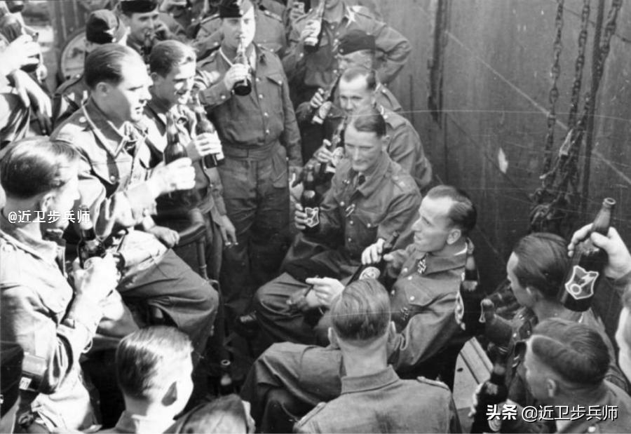 美国驱逐舰大战德国u型潜艇,德军潜艇一小时击败三艘巡洋舰