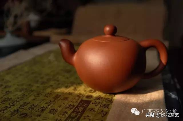 喝茶为什么要用紫砂壶泡茶,紫砂壶喝茶对身体好处有哪些