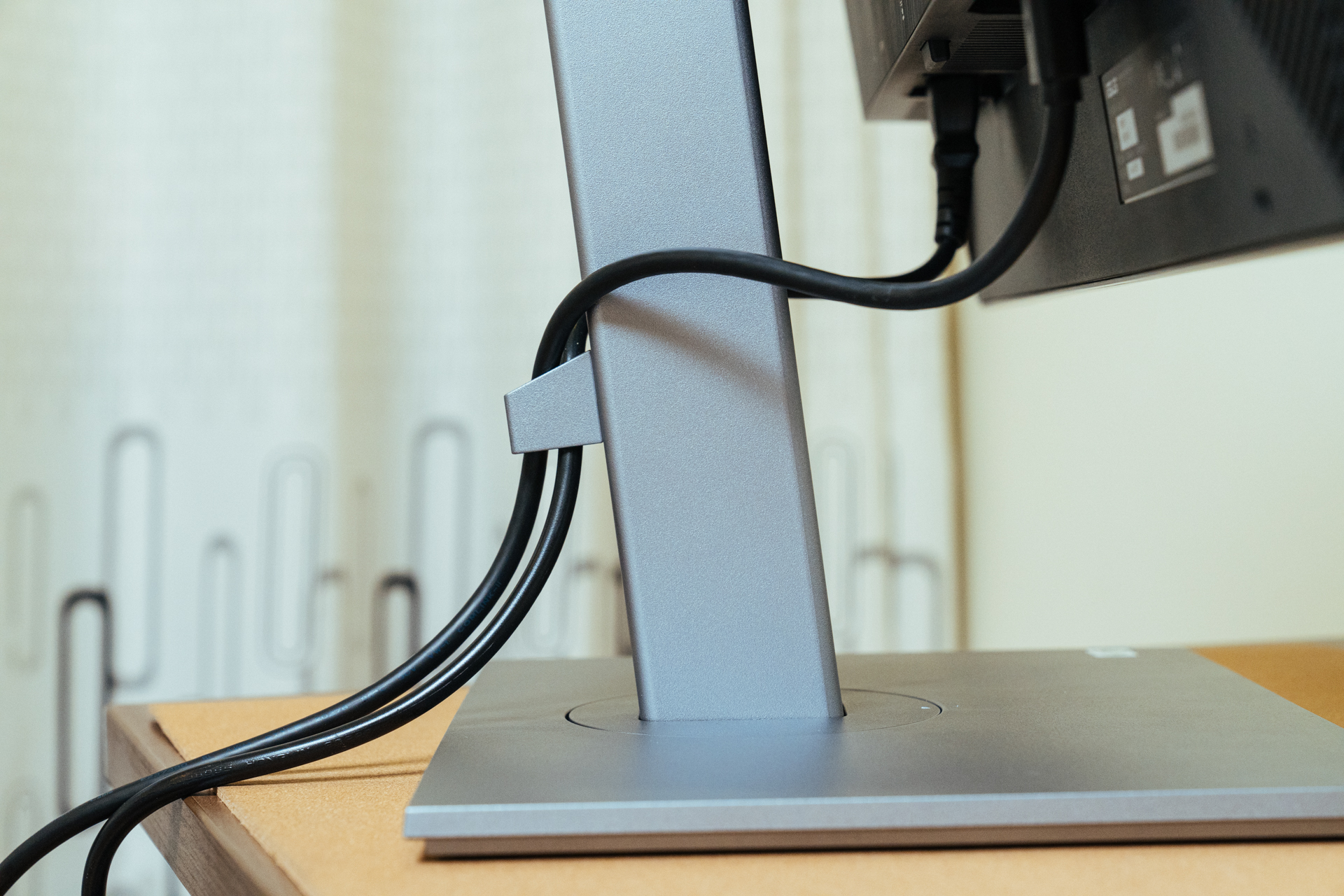 华硕创艺国度显示器买27还是32,华硕proartpa279cv显示器缺点