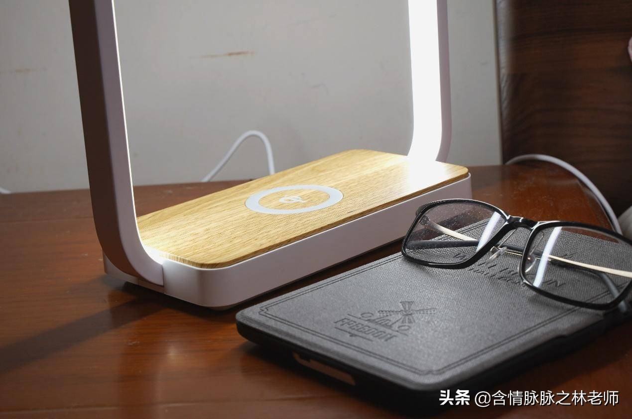 8平方小户型床带飘窗,8平米的小户型床