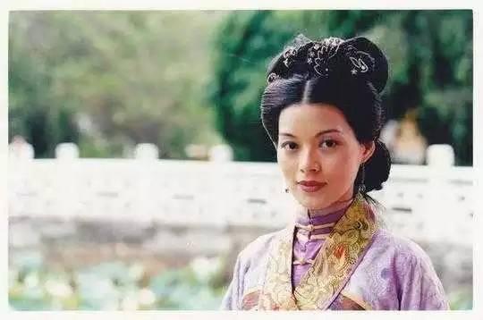 阿朱刘锦玲回眸瞬间,刘锦玲阿朱有多经典