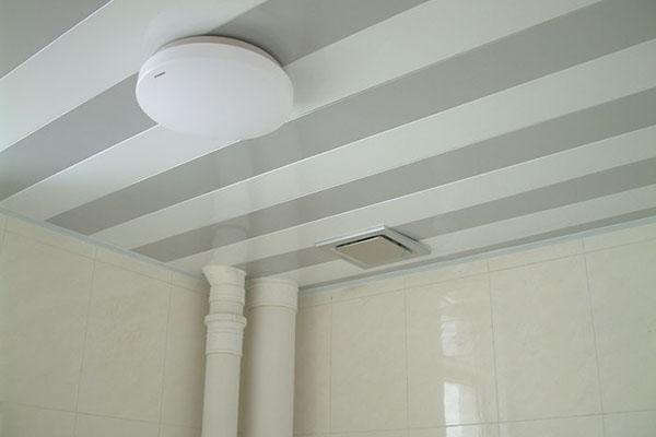 卫生间安装换气扇还是排气扇,卫生间玻璃窗排气扇正确安装视频