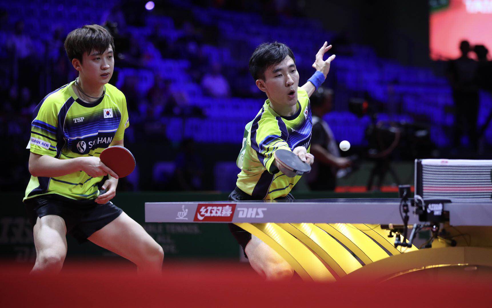 马龙林高远3比2樊振东王楚钦颁奖,马龙王楚钦对阵樊振东林高远