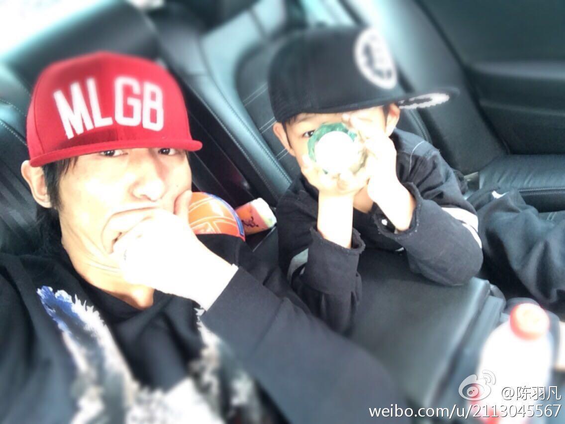 官方打脸！陈羽凡涉嫌吸毒，官媒直接贴出照片：*品毒**让最美凋零