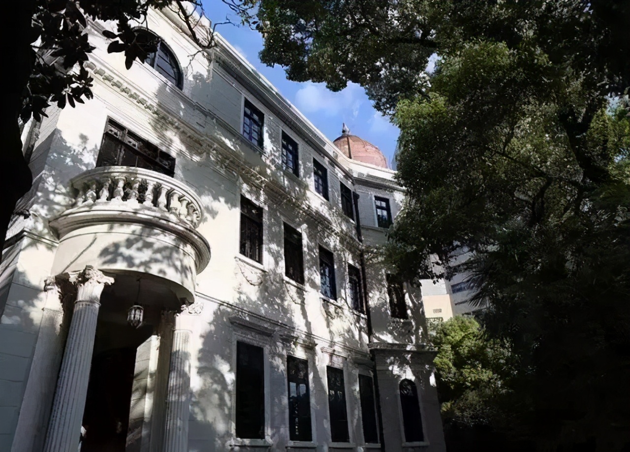 大牌为何喜欢抄小众品牌,大牌为什么喜欢黑白