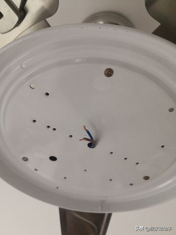 风扇灯不亮怎么换灯泡,风扇灯没风怎么换