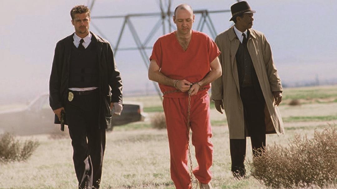 勇敢面对邪恶与荒诞，上映25年的《*宗罪七**》带给我们的现实启示