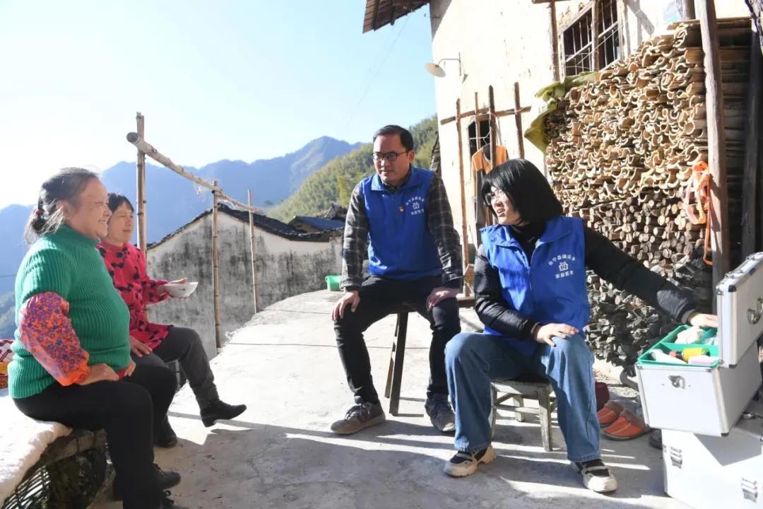 山区里的民间医生,黄山市乡村医生