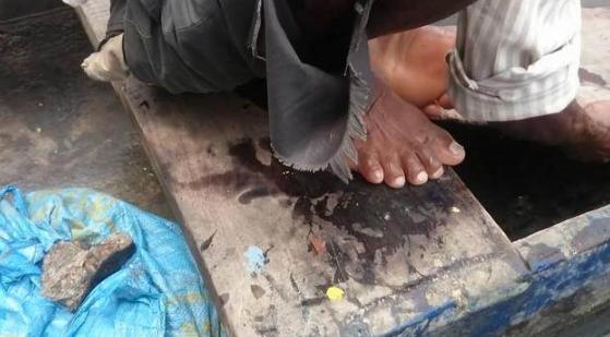 看看印度人是怎么吃方便面的,看看印度人是怎么吃的