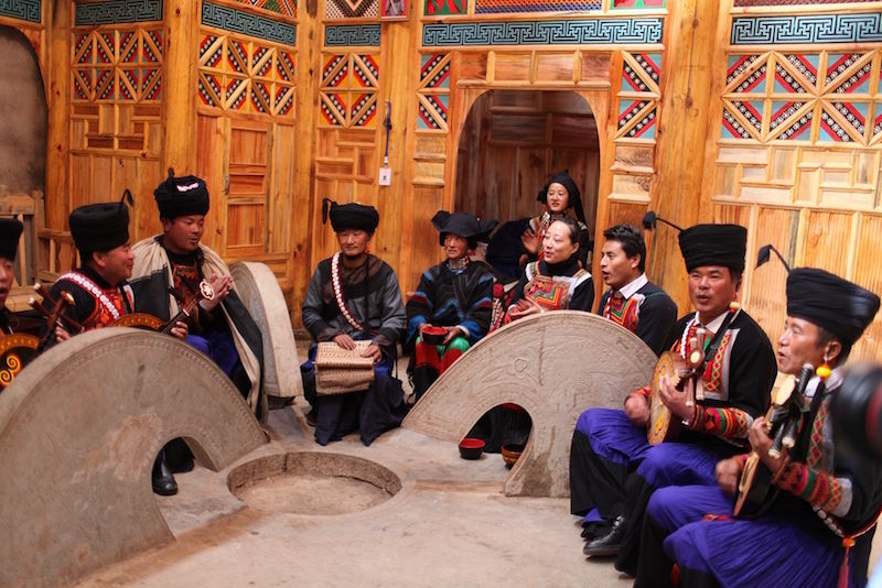 凉山旅游景点古村古寨古镇,四川凉山悬崖上的村庄旅游