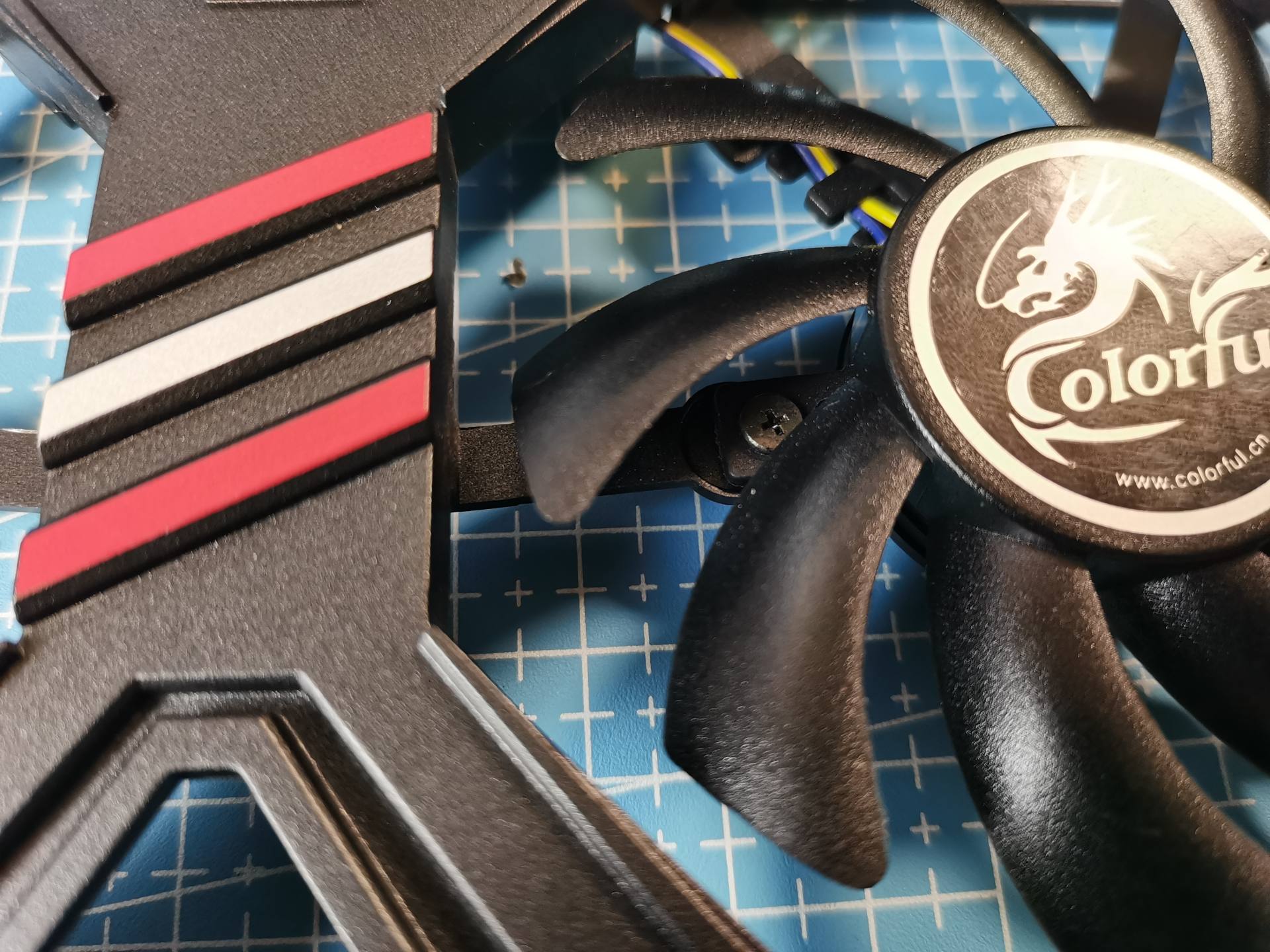 单风扇显卡换硅脂,显卡换风扇还是换硅脂好