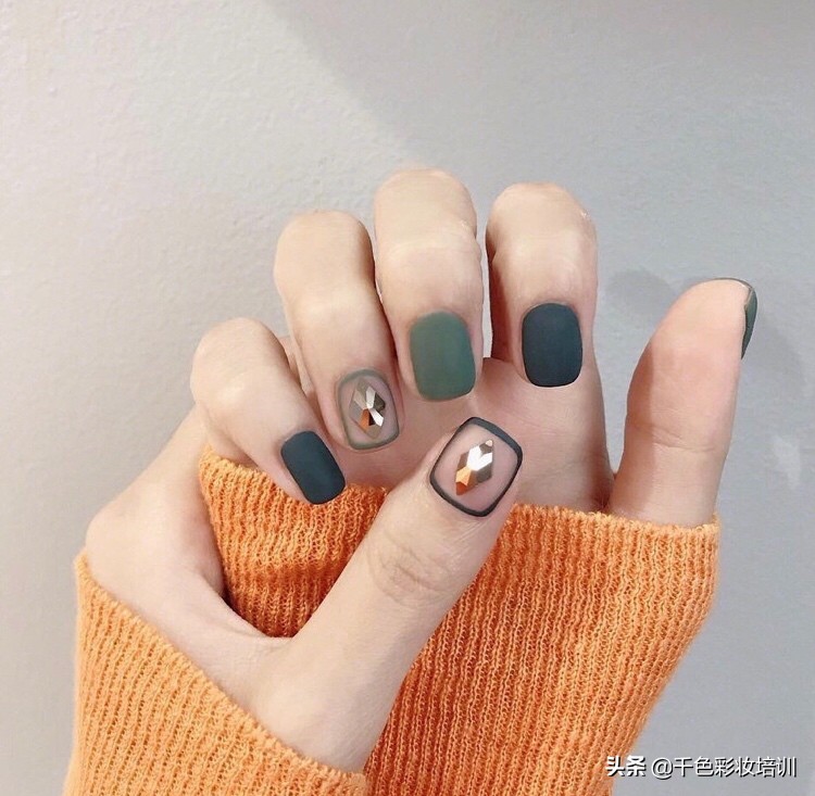 奶甜双拼美甲,美甲奶甜