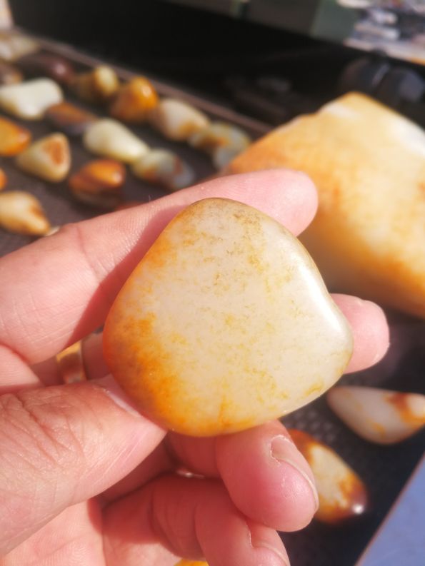 和田玉籽料直播间靠谱吗,青花籽料直播