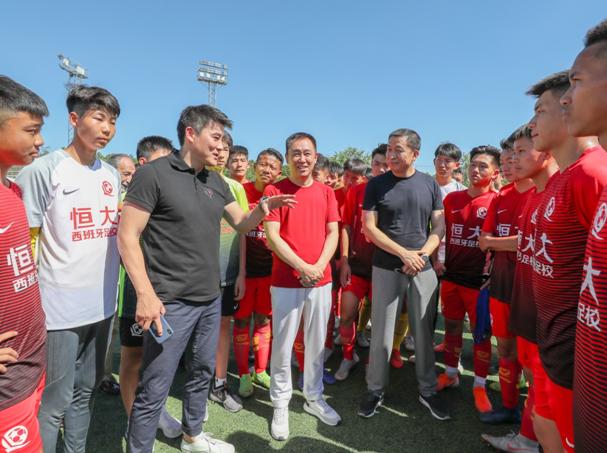 许家印投资100亿,许家印为中国足球立下了汗马功劳