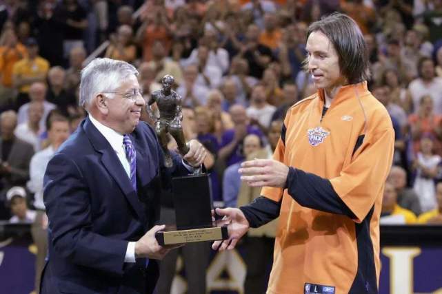 纳什为什么能抢走科比mvp,经典回顾纳什与科比mvp之间的对决