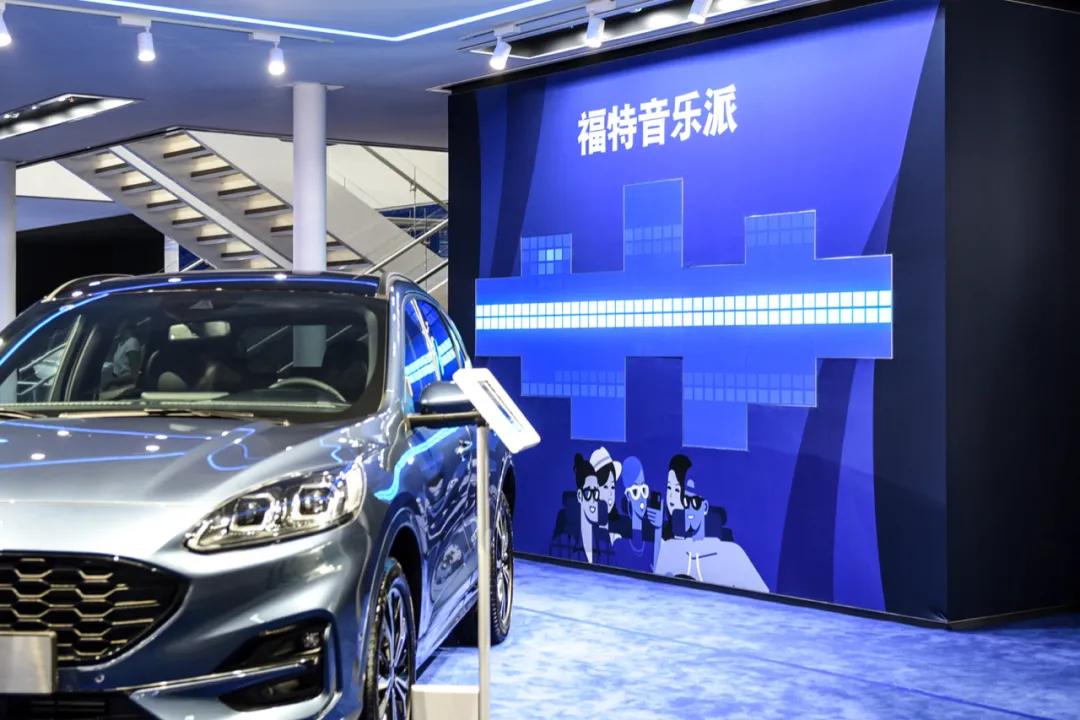 国产家轿不将就，现场堪比迪士尼，北京车展除了新车还看些啥？