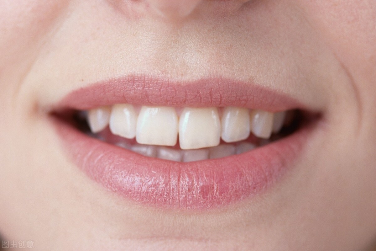 为什么人的嘴唇颜色有深有浅，耳屎的作用是什么