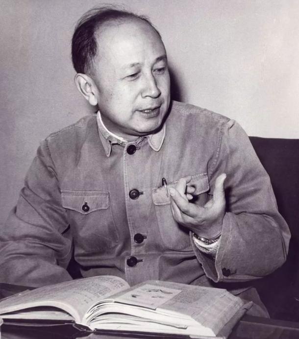 英国顶级科学家牛顿,英国科学家牛顿晚年研究方向