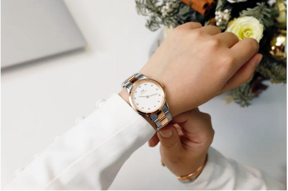 dw手表怎么样值得入手,为什么一堆便宜的dw手表