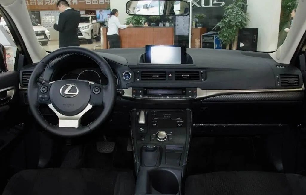 1万块钱以内买什么车省油,1万块以下有什么车