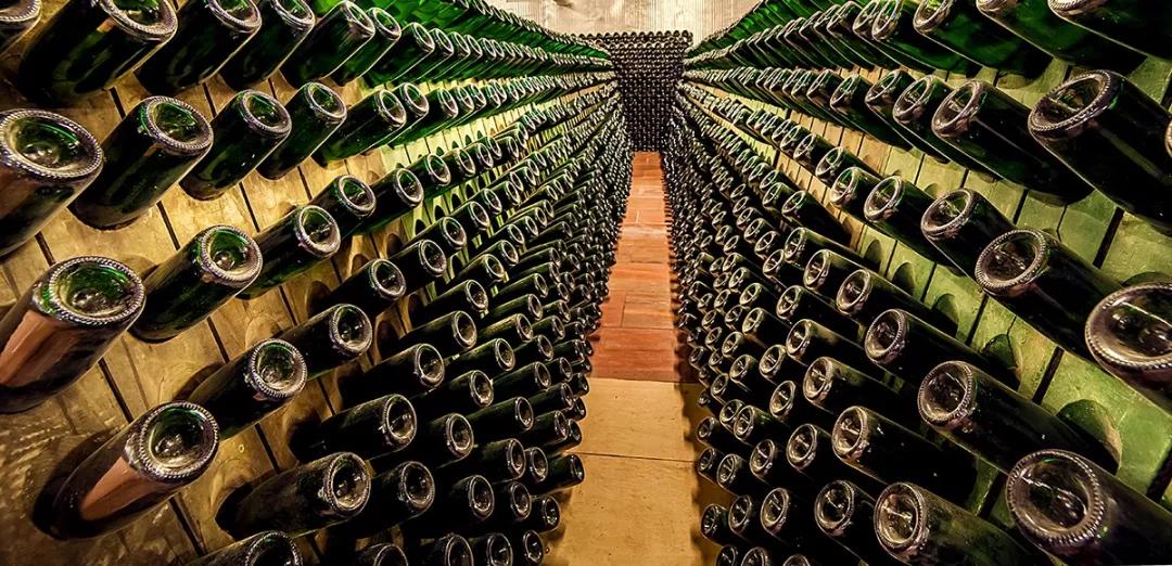 格鲁吉亚什么红酒最好,格鲁吉亚红酒怎么来的