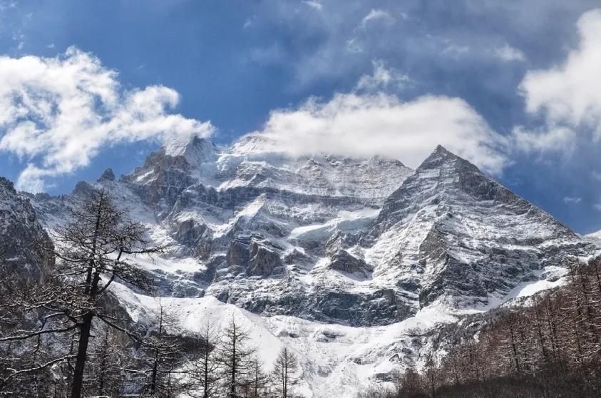 四月去稻城亚丁攻略,在四月的旅行