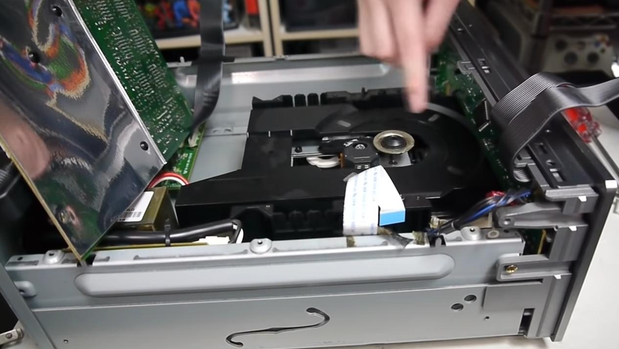 KENWOODDPF-7002CD机不读盘维修，掌握拆机步骤和更换光头的方法