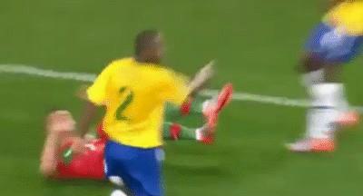 足球奇闻趣事笑死人,足球笑死人的搞笑视频