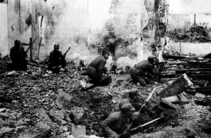 湖南历史上的伟人,湖南近代历史上的伟人