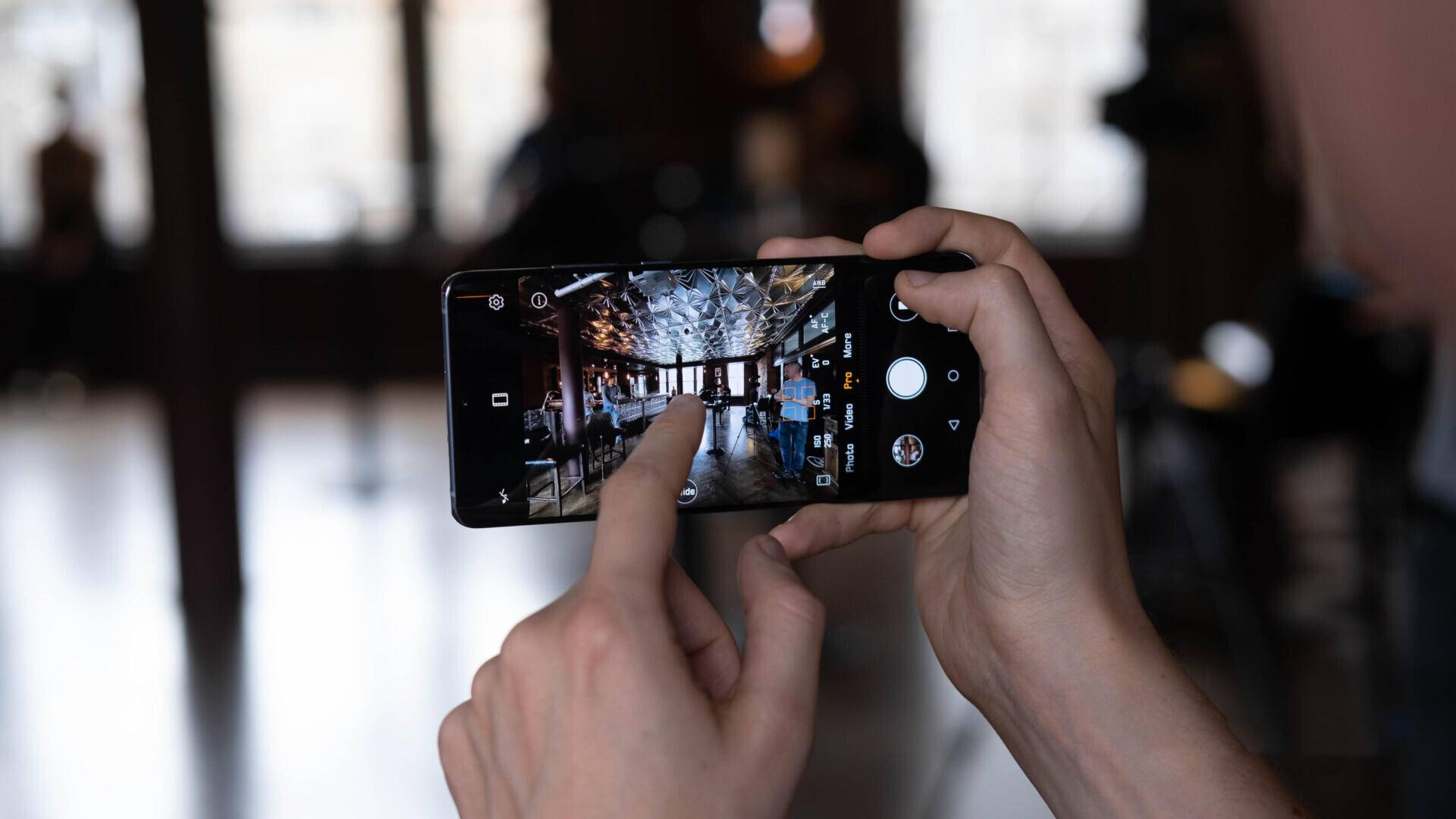 手机变焦和相机变焦原理一样吗,相机变焦和手机变焦的区别