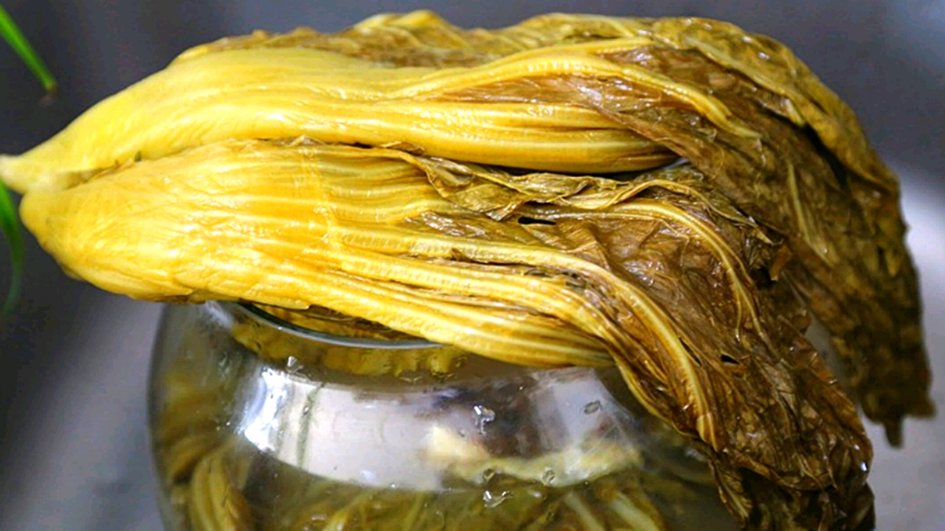 酸爽开胃酸菜炒粉这样做最地道,酸菜炖排骨酸爽开胃