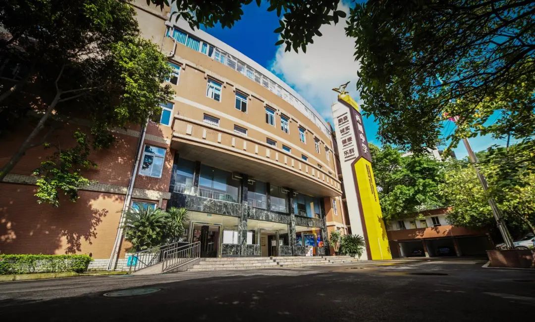 贵阳市排名前十的私立初中,公立初中和私立初中哪个好