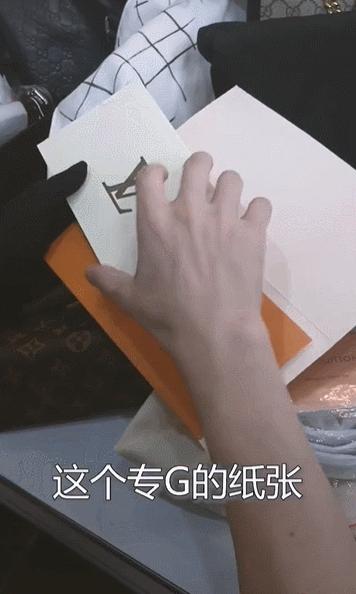 穷人背再贵的包别人也觉得是假的,当别人问我为什么背那么贵的包