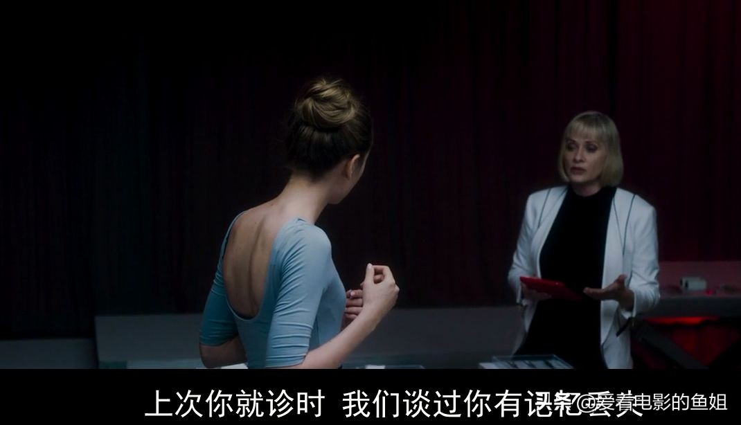 女生手指脱皮视频,女孩手脱皮厉害