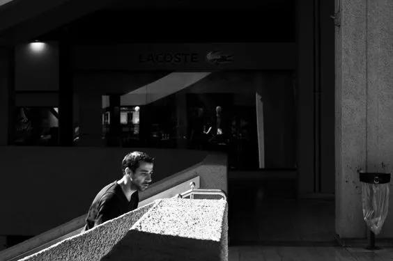 用一本小说讲透时间的秘密，生存的意义，这位作家的格局不止于此