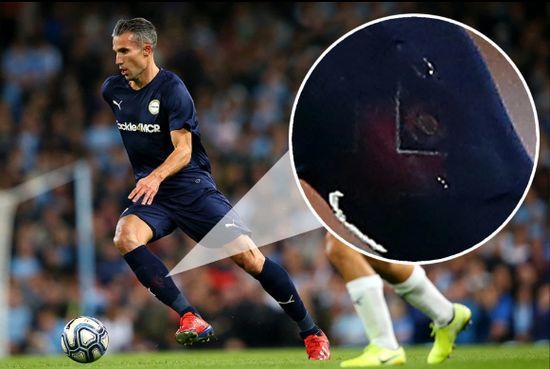 范佩西是红魔名宿还是枪手名宿？球迷怎么看的？范佩西本人呢？