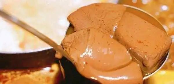 探店美食|南宁这家火锅店有点“柒”,镇店鸭血无限续,鲜香上瘾