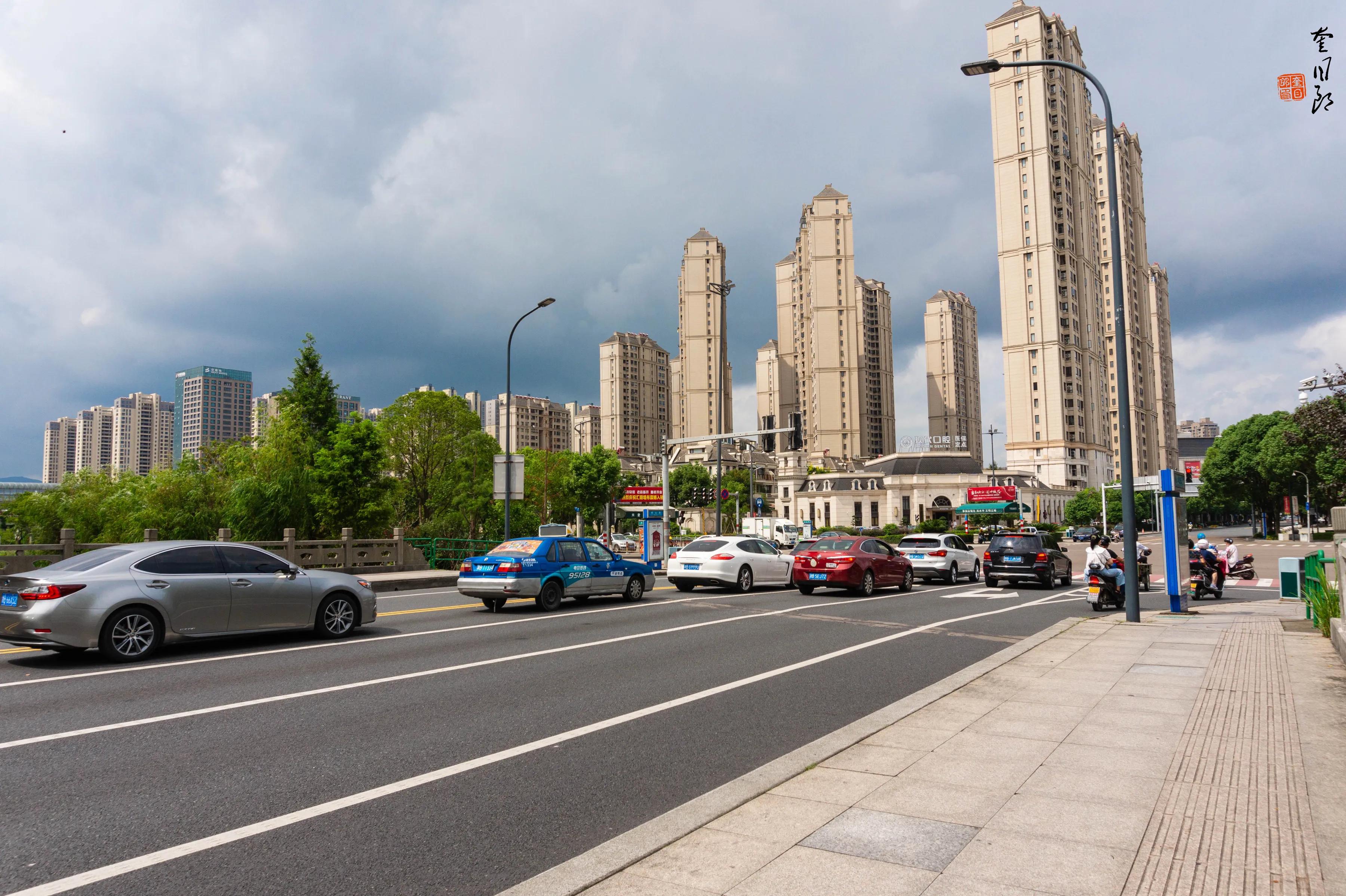 比QX100更强大的镜头微单QX1