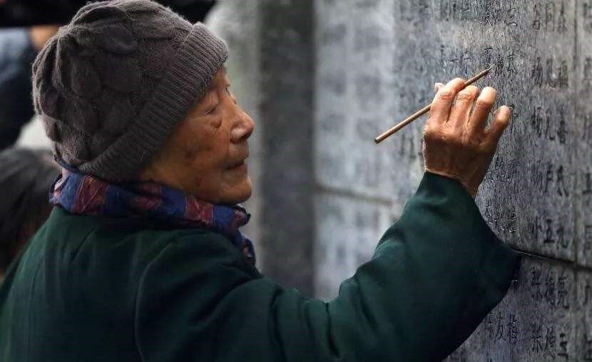 没有她世界依然在绽放,没有她的世界就没有存在的必要