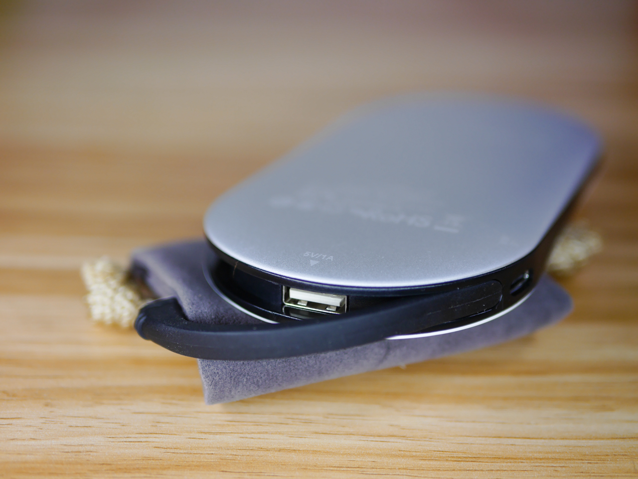 麦泡充电宝powercubex2,不用充电器充电就能把手机充满电