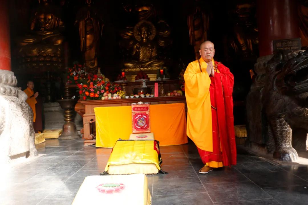 让我们怀着最虔诚的心,共同祈愿(《新型肺炎疫情祈愿文》)