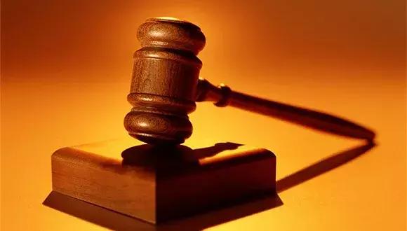 伪造庭审笔录涉嫌枉法裁判罪,徇私枉法罪案例伪造证据